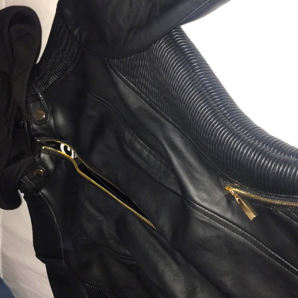 Black Guess Leather Jacket - Picture 2 of 7